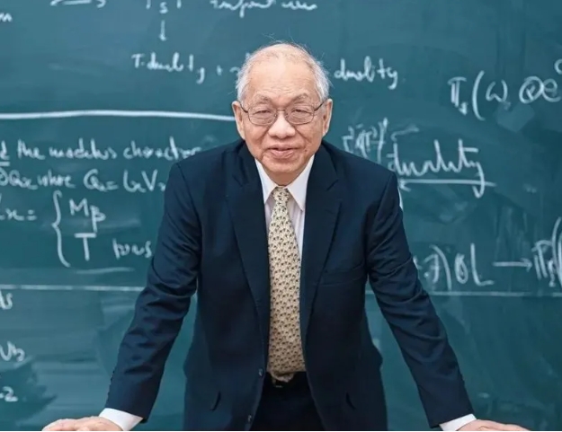 院士：必須要有公平的評審系統，不能讓年輕人一生的志愿是拿政府的“帽子”，做個院士