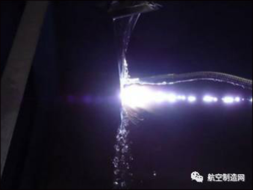 激光沖擊強化加工金屬表面.jpg